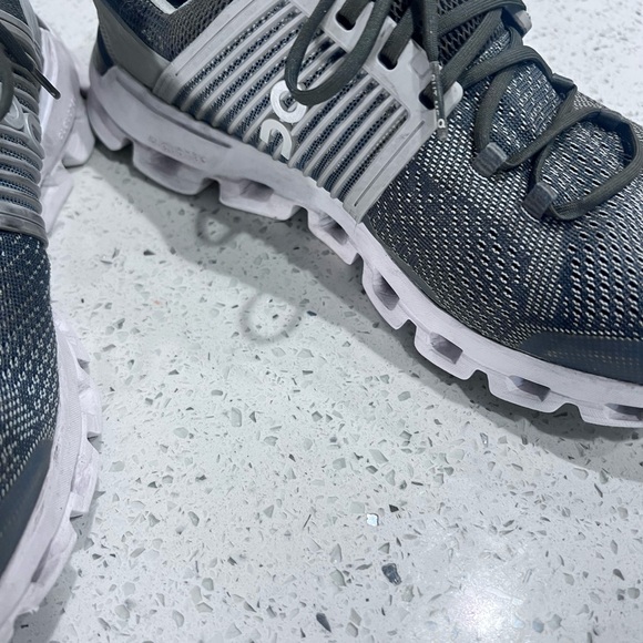 ON Running Gray Sneakers Mens Size 8.5 Grey Black - Picture 2 of 11